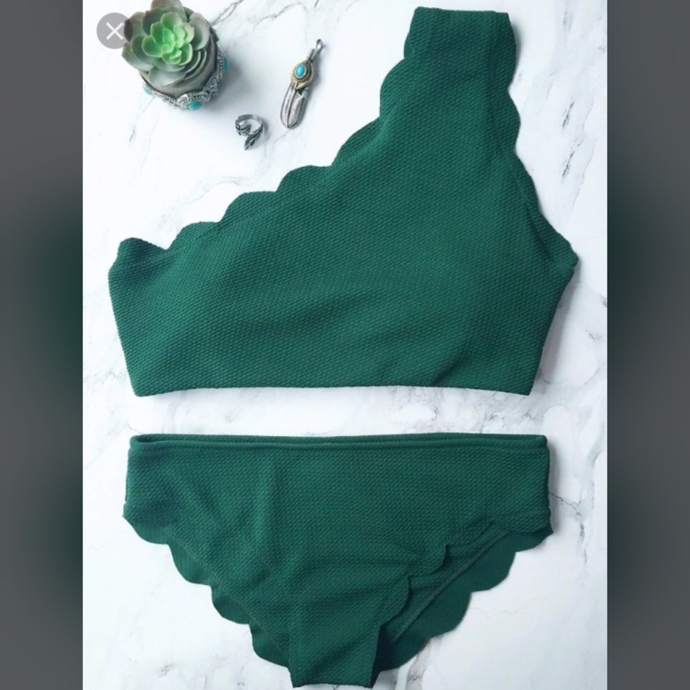Dark green scalloped one shoulder bikini